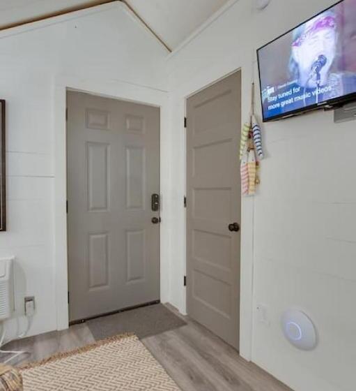 אתר נופש Fishing Lure Luxury Glamping Tent Fishing Theme