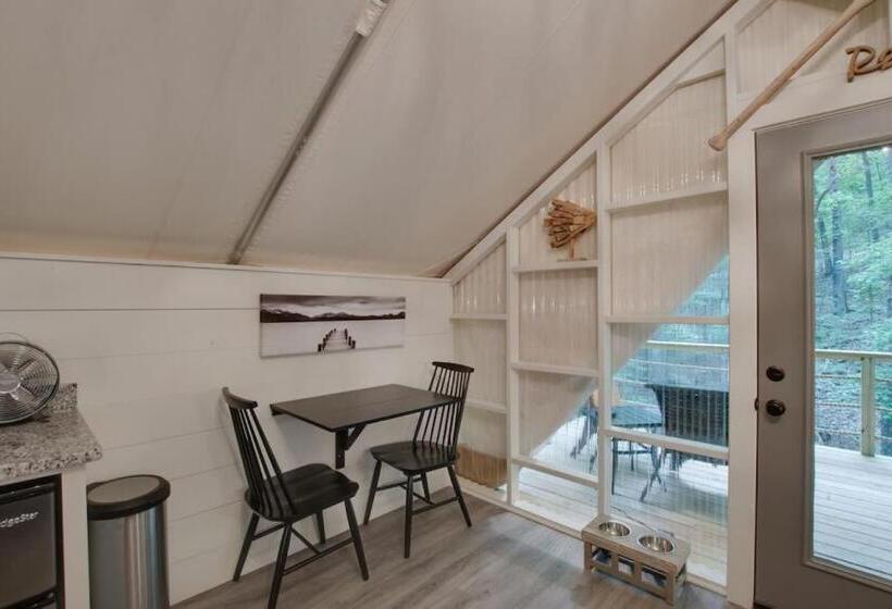 אתר נופש Fishing Lure Luxury Glamping Tent Fishing Theme