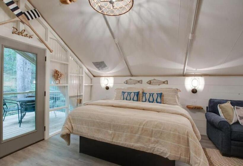 אתר נופש Fishing Lure Luxury Glamping Tent Fishing Theme