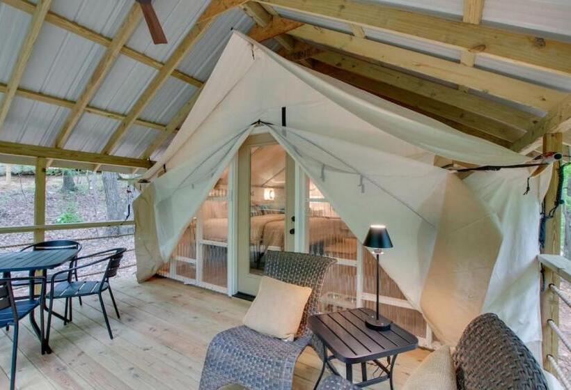 אתר נופש Hogwarts Luxury Glamping Tent Harry Potter Theme