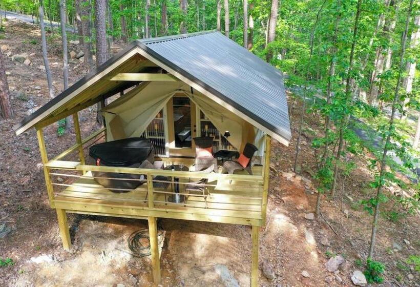 منتجع Love Shack Luxury Glamping Tent Honeymoon Theme