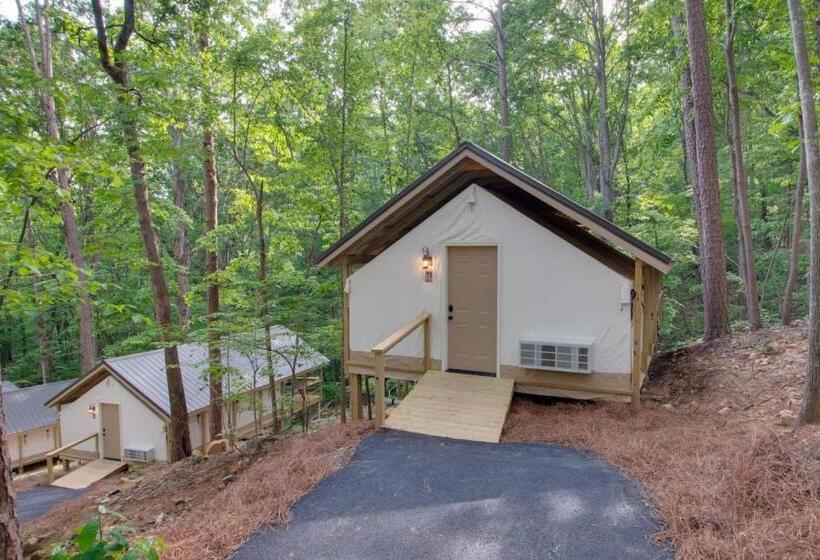 منتجع Love Shack Luxury Glamping Tent Honeymoon Theme