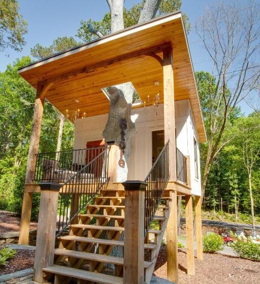 אתר נופש Pine Luxury Treehouse Near Lake Guntersville