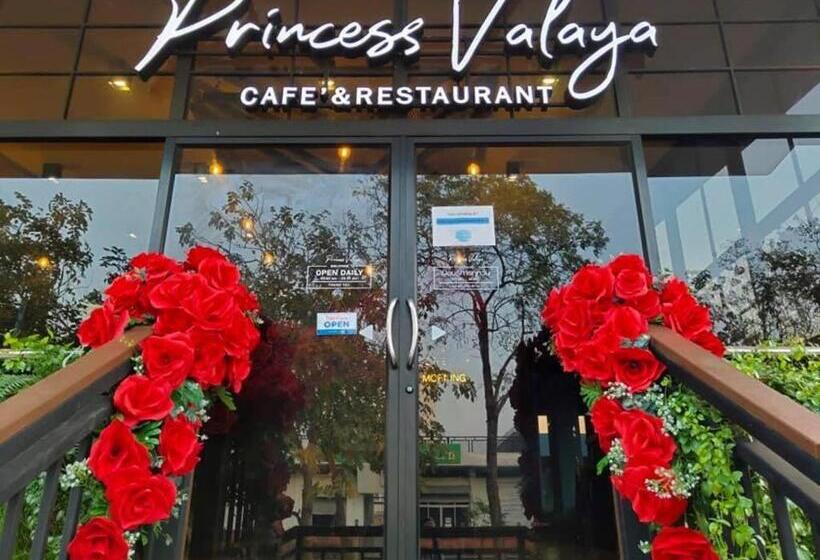 Valaya Hotel Pathumthani
