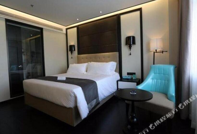 Xana Hotelle Nanchang Honggutan