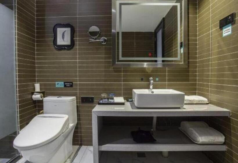 Xana Hotelle Shihezi Junken Museum Branch