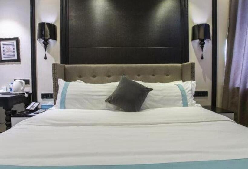 Xana Hotelle Shihezi Junken Museum Branch