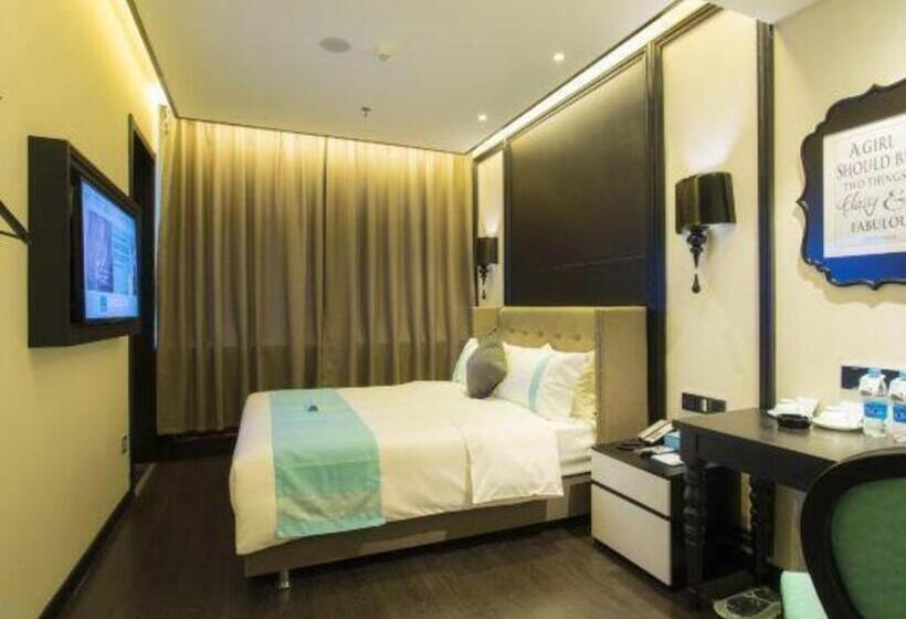 Xana Hotelle Shihezi Junken Museum Branch