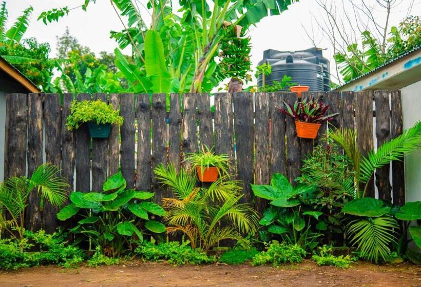 مبيت وإفطار Travellers Home