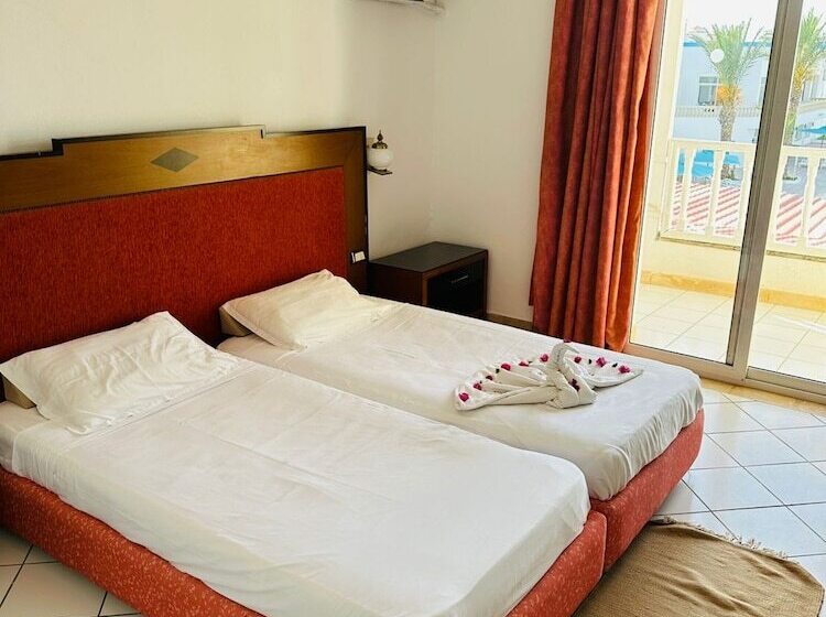 Отель Best Beach  Family Only