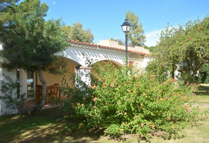 בית מלון כפרי Porto Pino Club