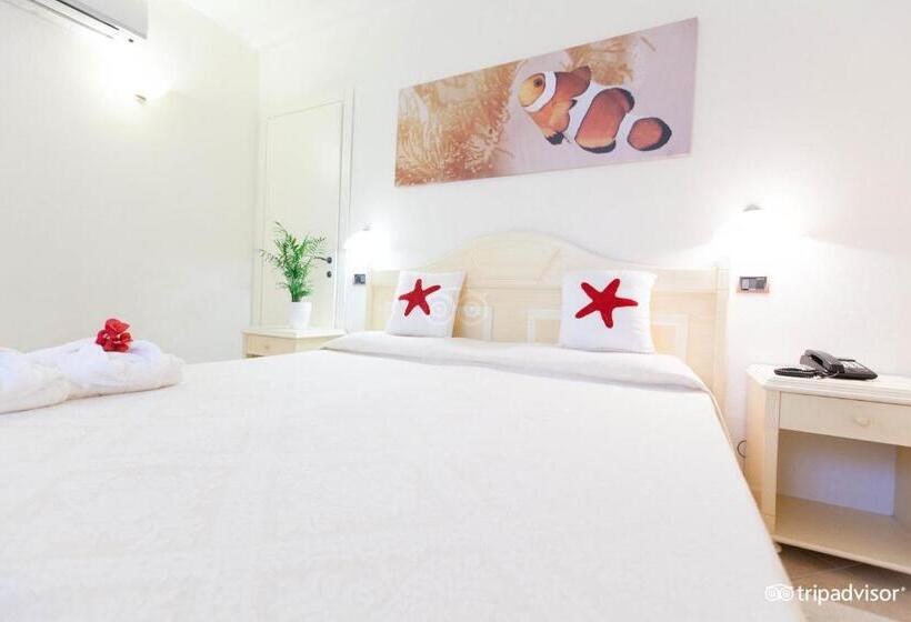 בית מלון כפרי Porto Pino Club