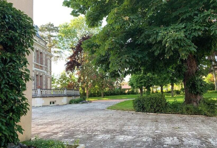 פנסיון Château De Ligny