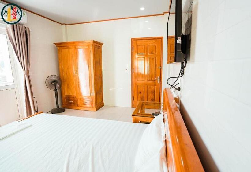 هتل Khách Sạn Hoàng Long