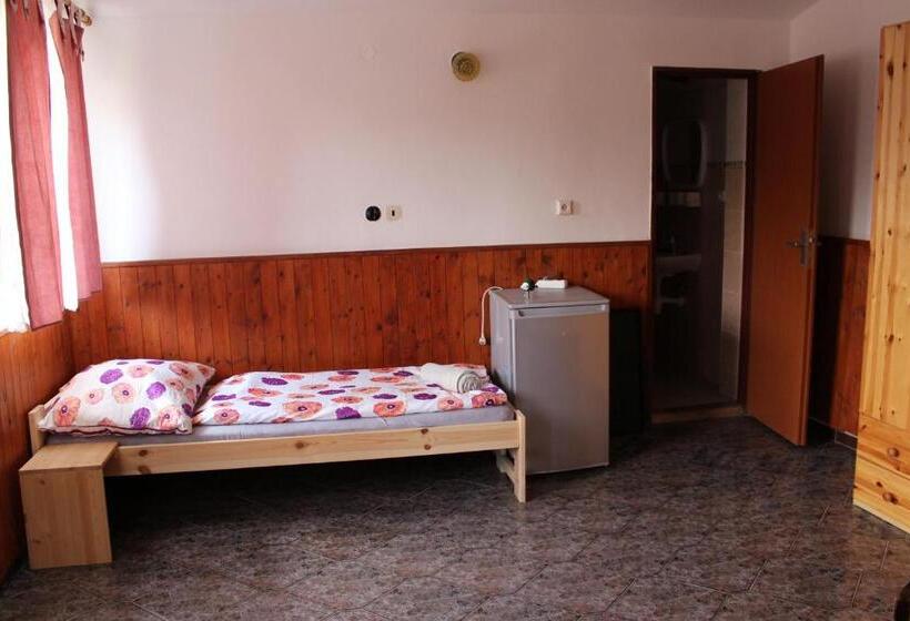 פנסיון Penzion Bulhary S Vinným Sklepem