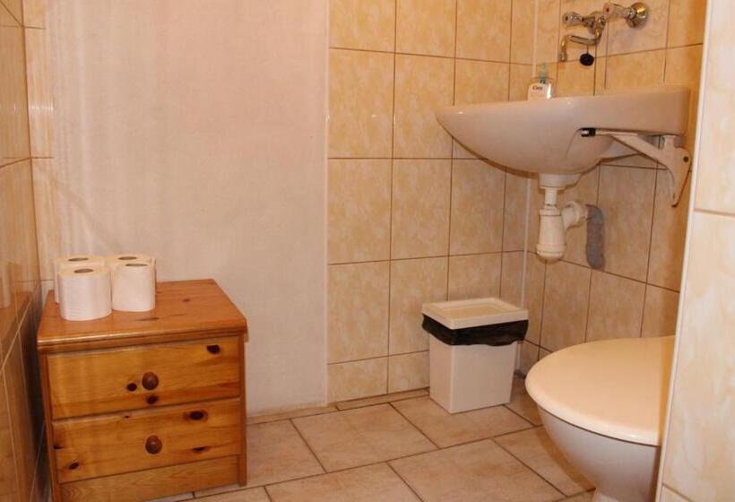 פנסיון Penzion Bulhary S Vinným Sklepem