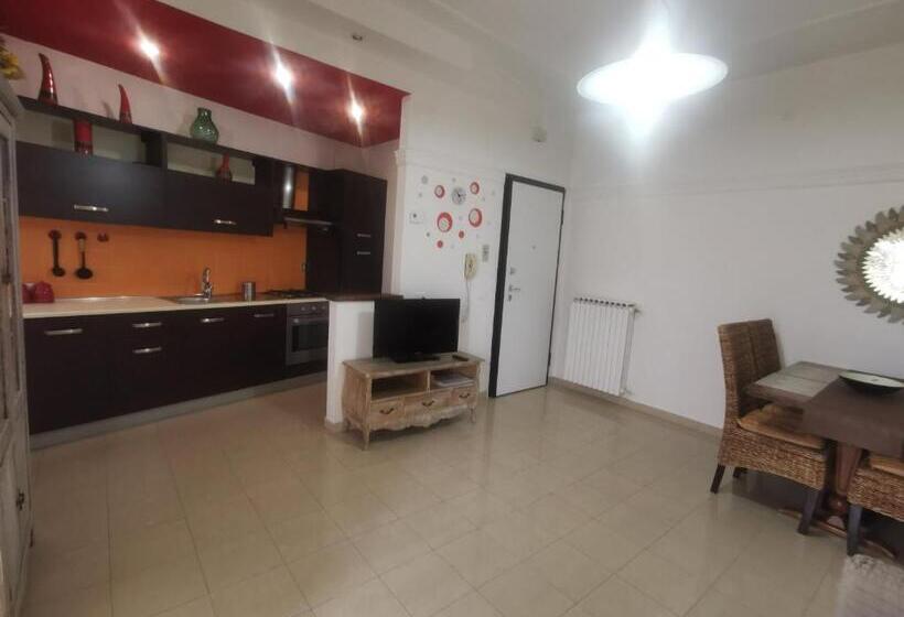 Trilocale In Residence Confinante Con La Spiaggia