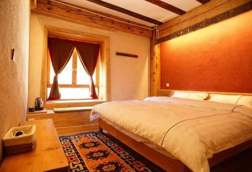 مبيت وإفطار Courtyard Shangri La 藏舍小院