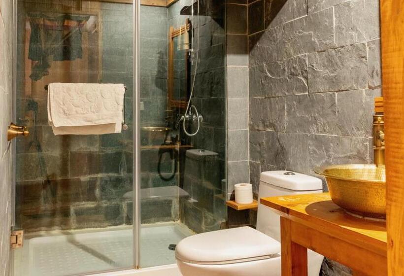 مبيت وإفطار Courtyard Shangri La 藏舍小院