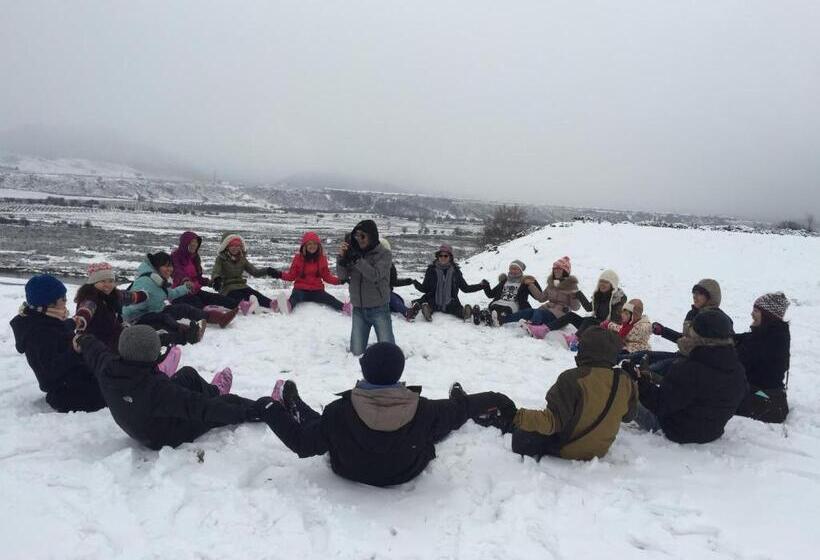 تختخواب و صبحانه Courtyard Shangri La 藏舍小院