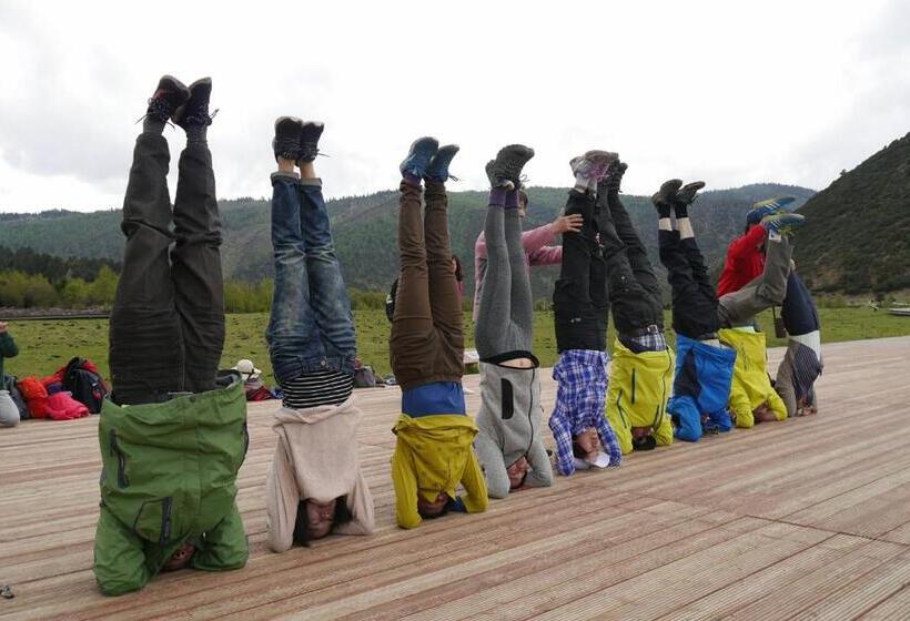 مبيت وإفطار Courtyard Shangri La 藏舍小院