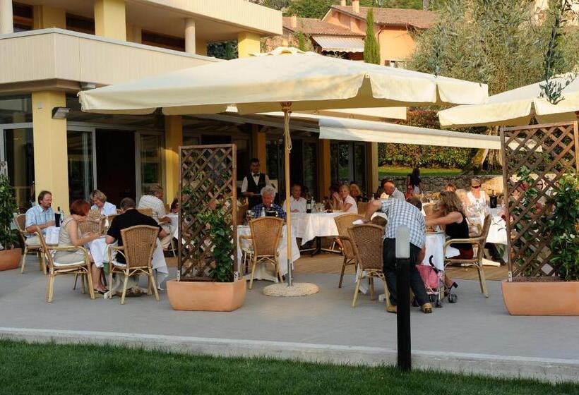 Отель Baia Verde