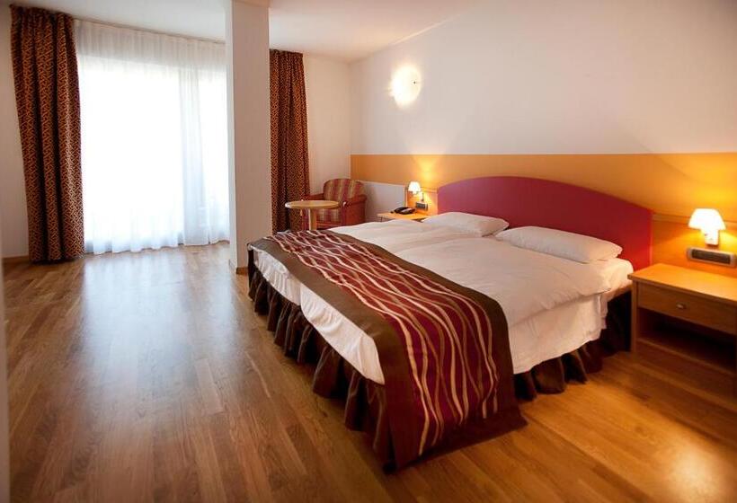 Отель Baia Verde