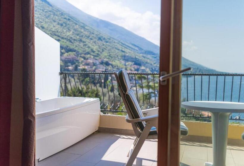 Отель Baia Verde