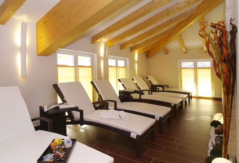 هتل Garni Corallo