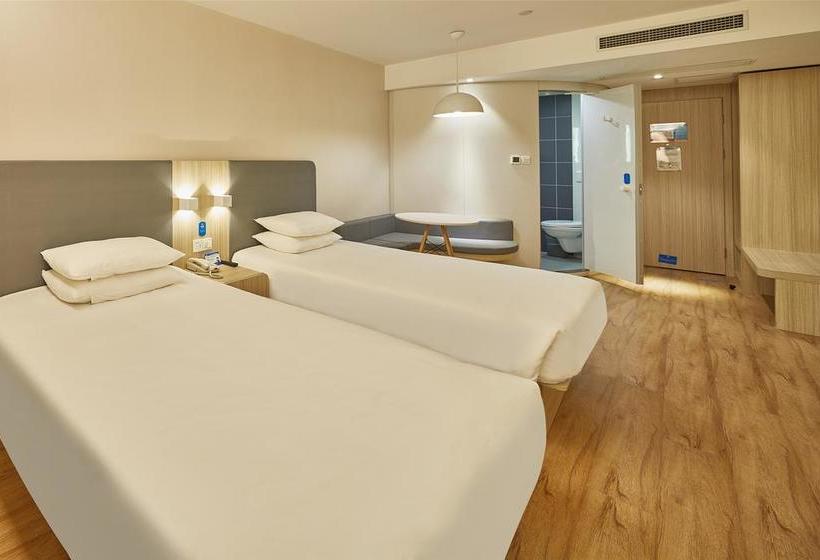 Отель Hanting Express Yancheng Century Avenue