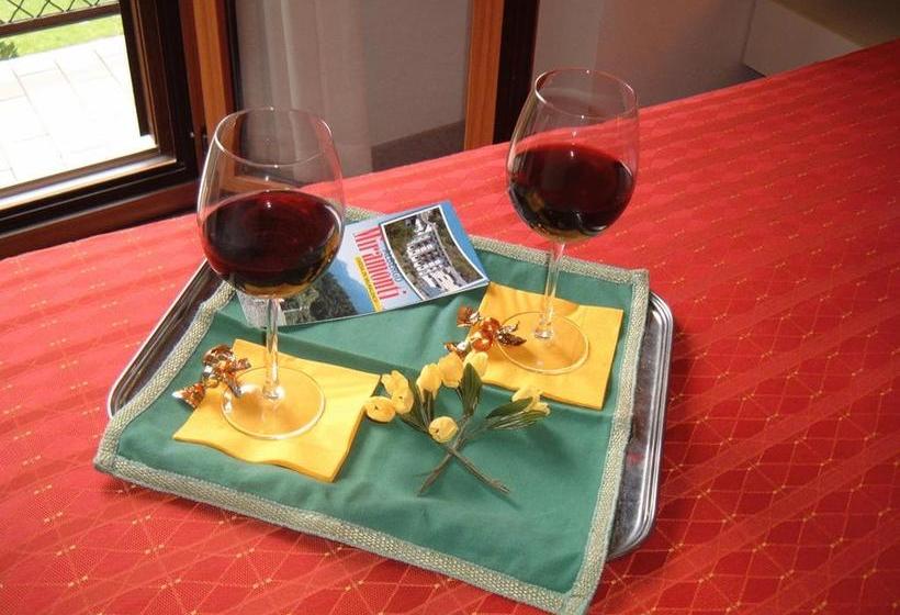 בית מלון כפרי Miramonti