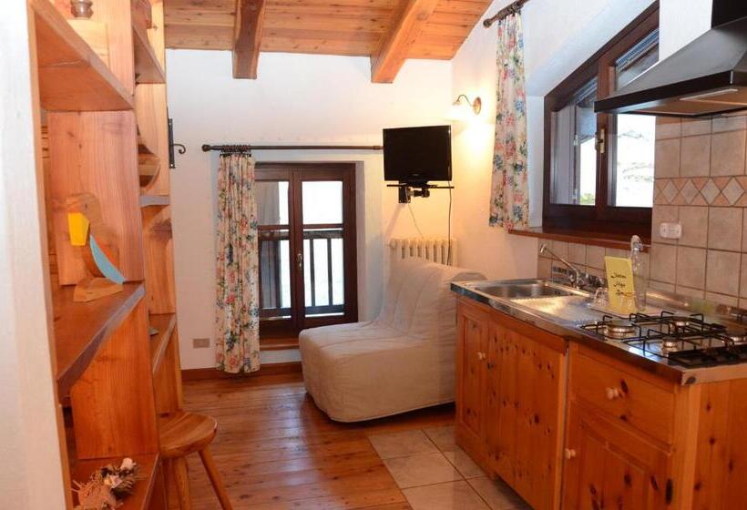 בית מלון כפרי Residence Lago Laux