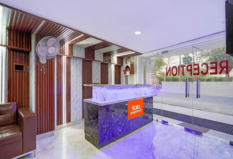 ホテル Fabexpress Miss Too