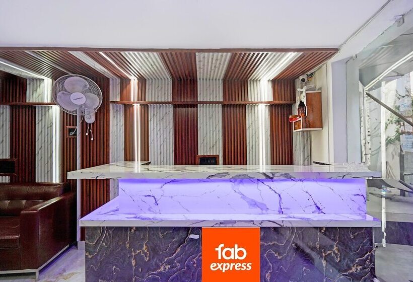 ホテル Fabexpress Miss Too