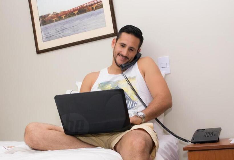 هتل Plaza Sullana