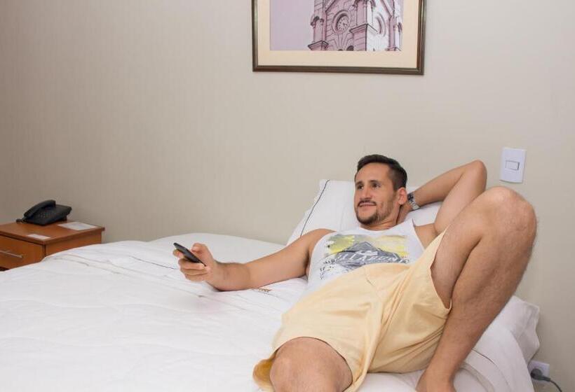 هتل Plaza Sullana