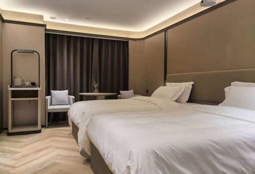 Hotel Ramada Encore By Wyndham Wuhan Int L Conference Center