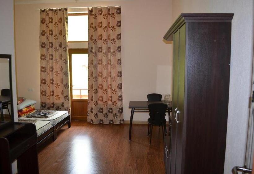 پانسیون Juta Guest House