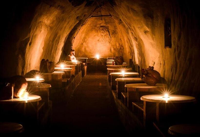 پانسیون Penzion Sklep Sv. Urbana