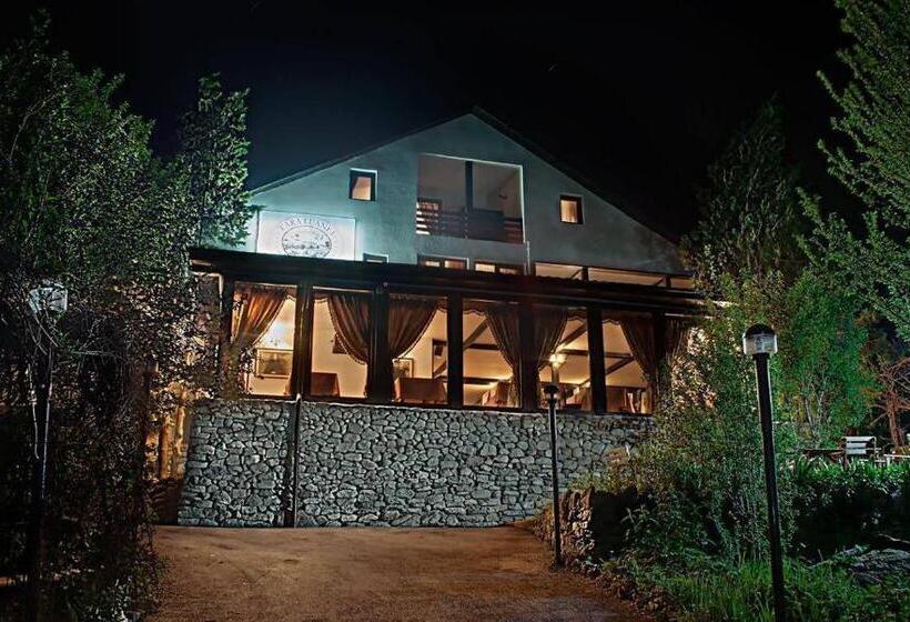 Pensiune Restaurant Tara Luanei