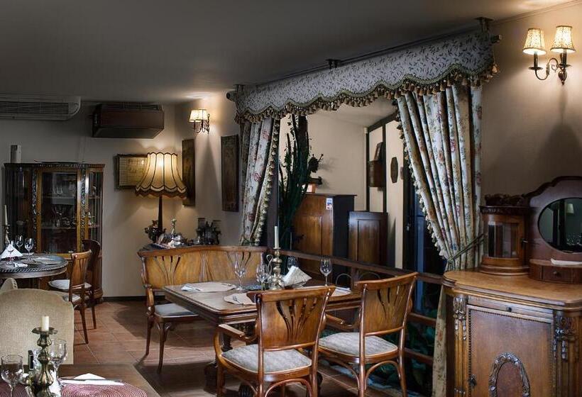 Pensiune Restaurant Tara Luanei