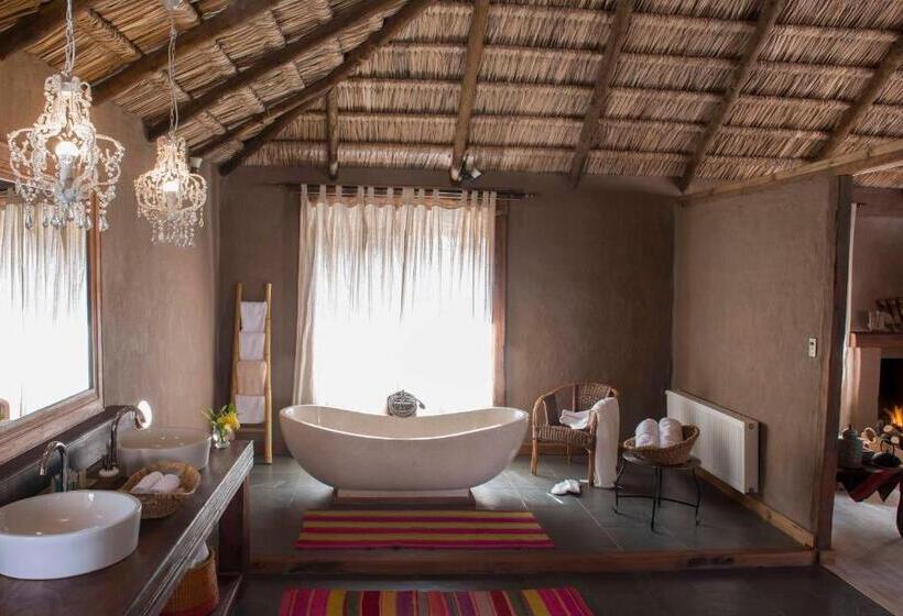 Wara Hotel & Experience