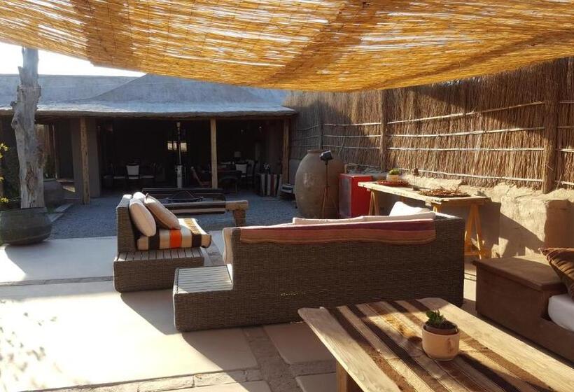 Wara Hotel & Experience