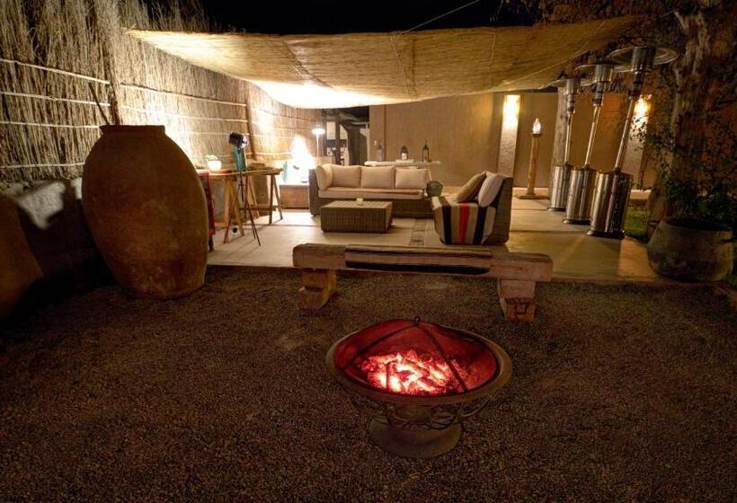 Wara Hotel & Experience