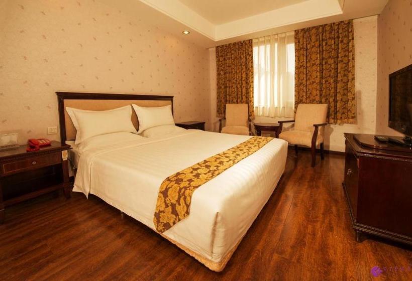 הוסטל Qingdao Lilac