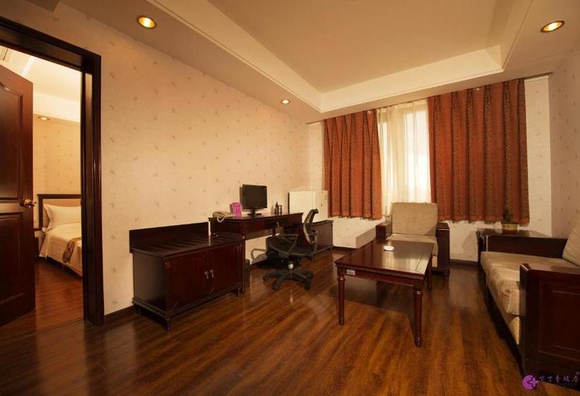 הוסטל Qingdao Lilac