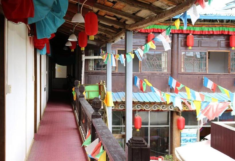 هاستل Shangajoy Seasons Inn