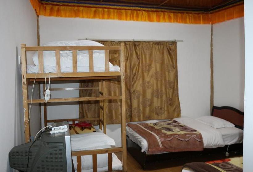 هاستل Shangajoy Seasons Inn