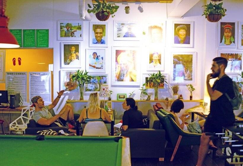 Chengdu Flipflop Hostel Poshpacker