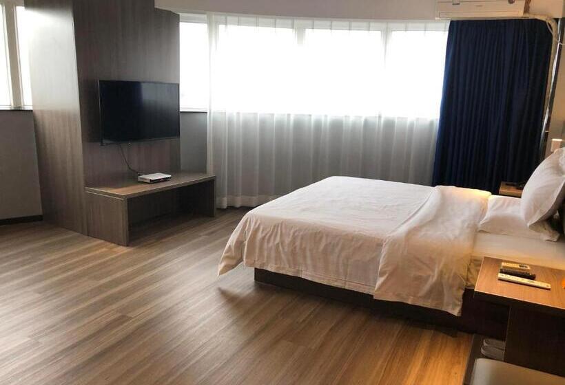 Отель 7days Premium Zhongshan Tanzhou Town Market Central Branch